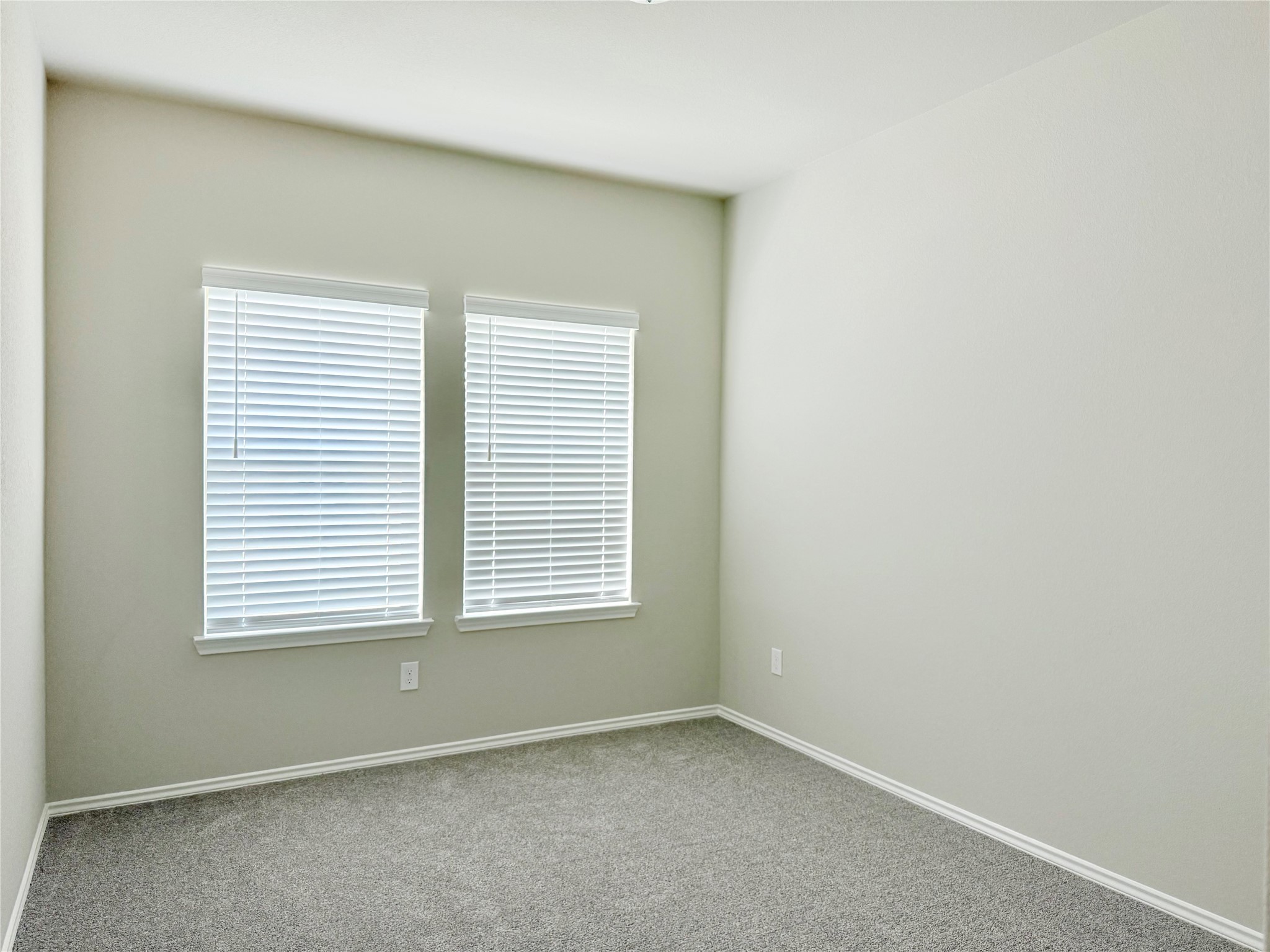 13814 San Pasqual Pointe Drive Cypress, TX 77433 - Photo 16 of 24 an empty room with a window