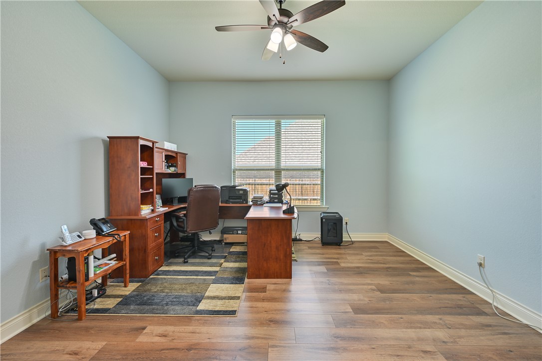 3201 Old Spring Way Bryan, TX 77808 - Photo 12 of 31 Gallery Image 12