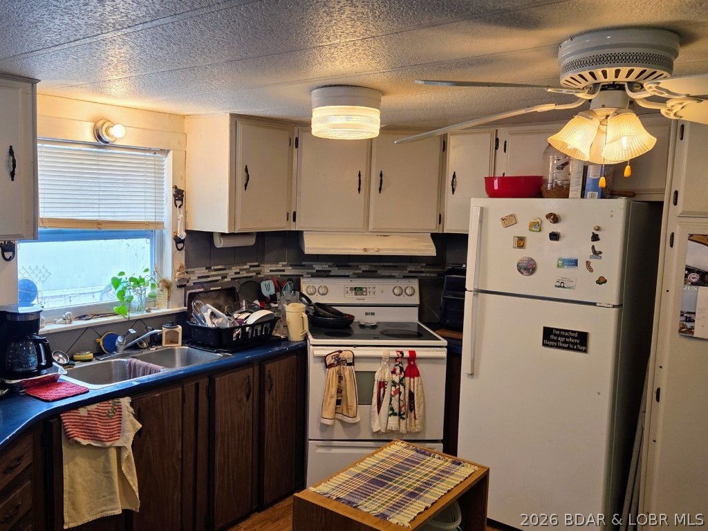 24732 Melody Road Versailles, MO 65084 - Photo 7 of 23
