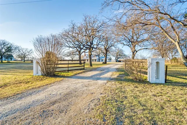 $789,000 | 10833 Farm To Market 916, Grandview, TX 76050