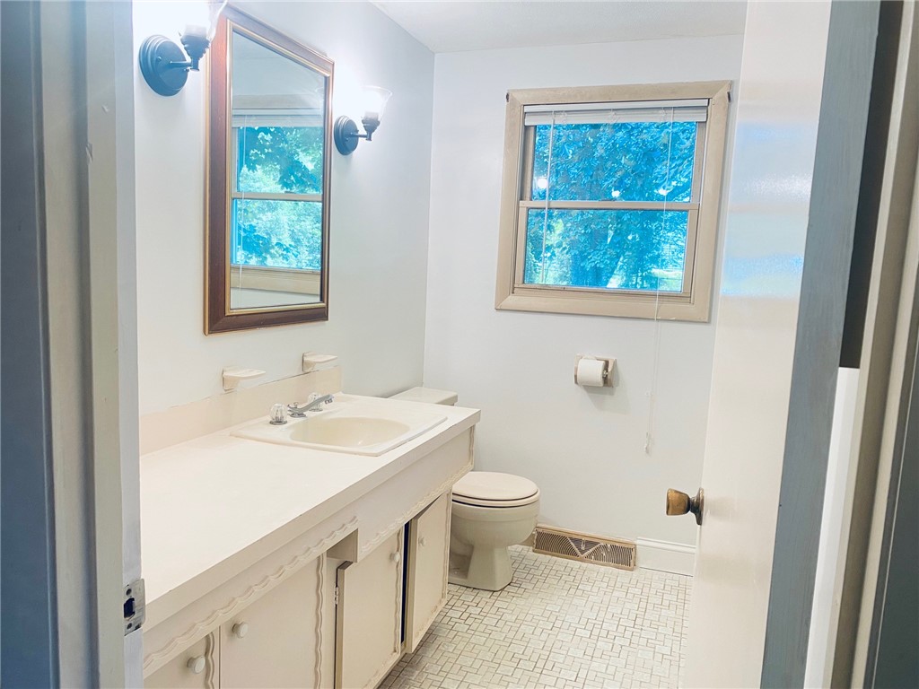 13 Myra Road Coventry, RI 02816 - Photo 5 of 8