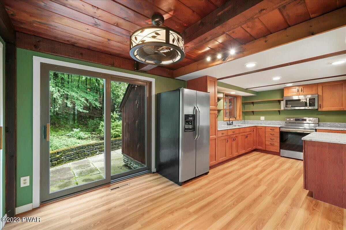 262 Foster Hill Road Milford, PA 18337 - Photo 16 of 64 Dining/Kitchen