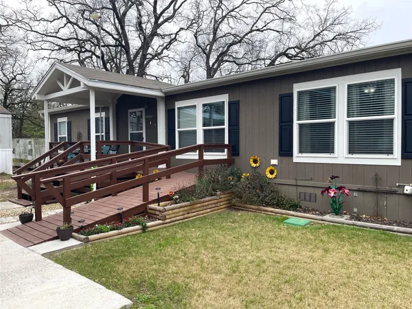 $255,000 | 351 Clb Lk Road, Teague, TX 75860