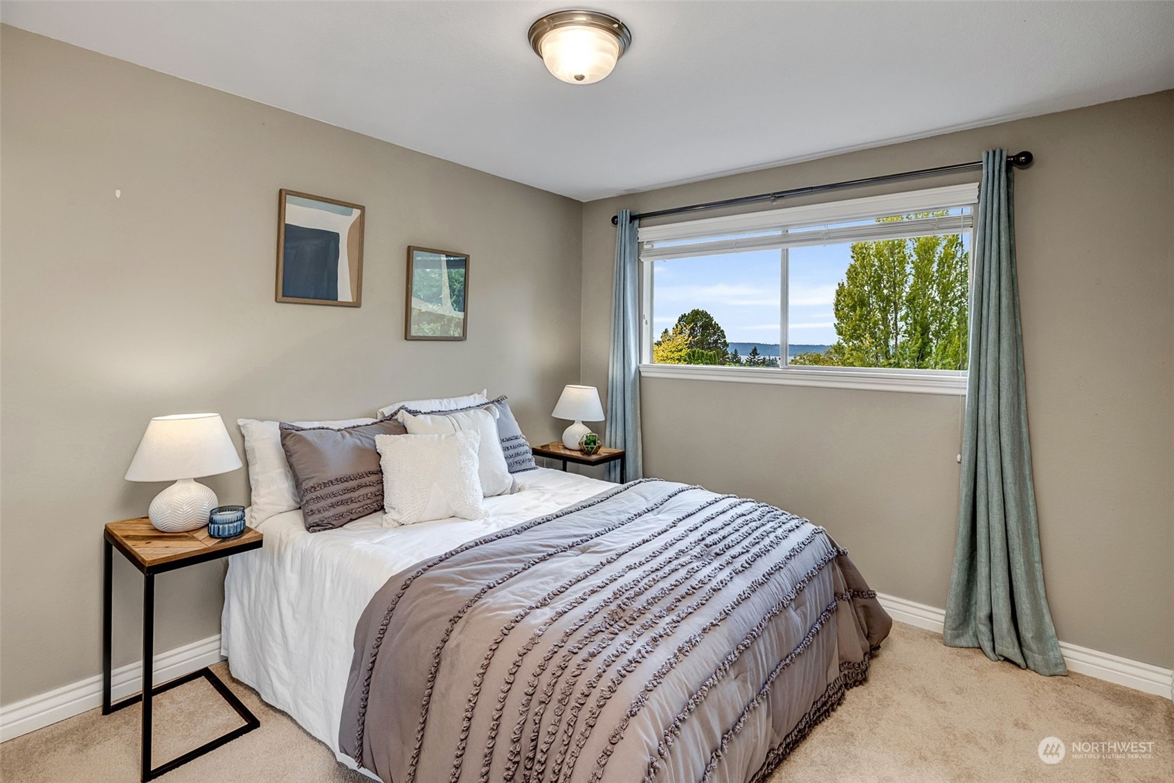 11304 19th Place Southwest Seattle, WA 98146 - Photo 12 of 33 Gallery Image 12