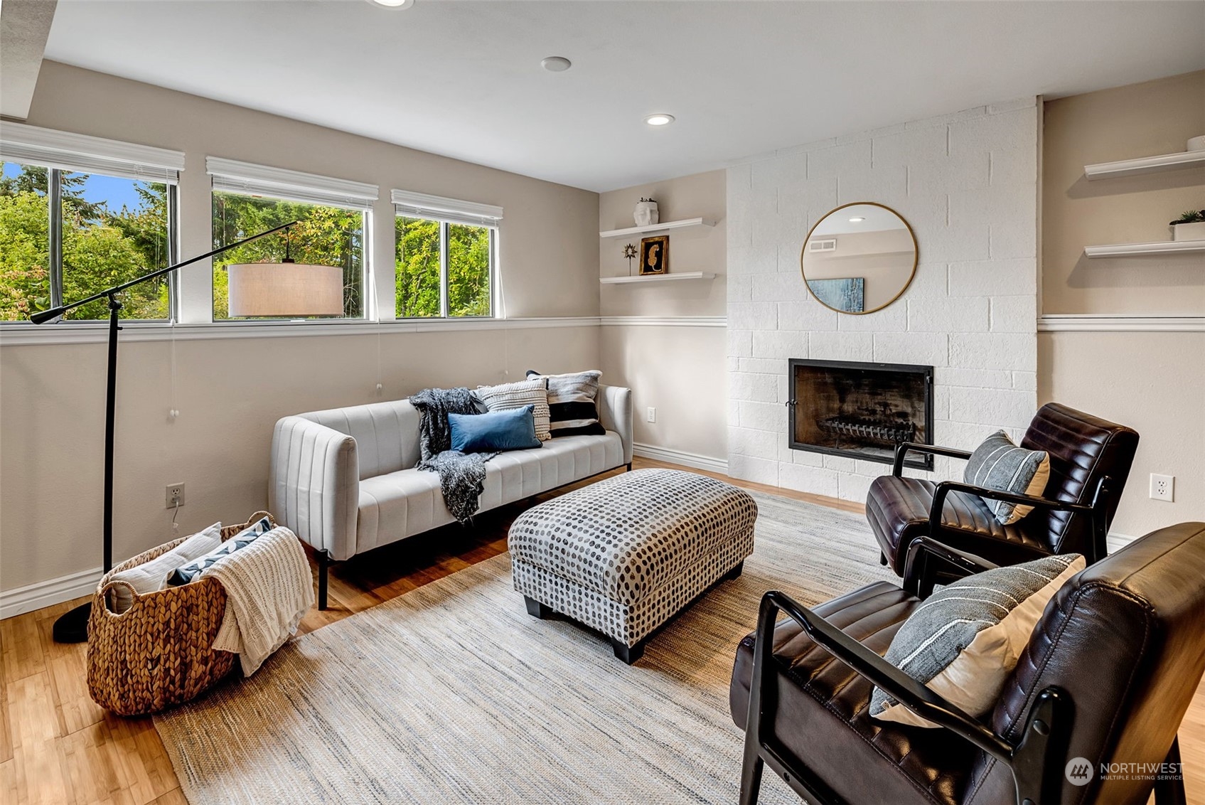 11304 19th Place Southwest Seattle, WA 98146 - Photo 17 of 33 Gallery Image 17