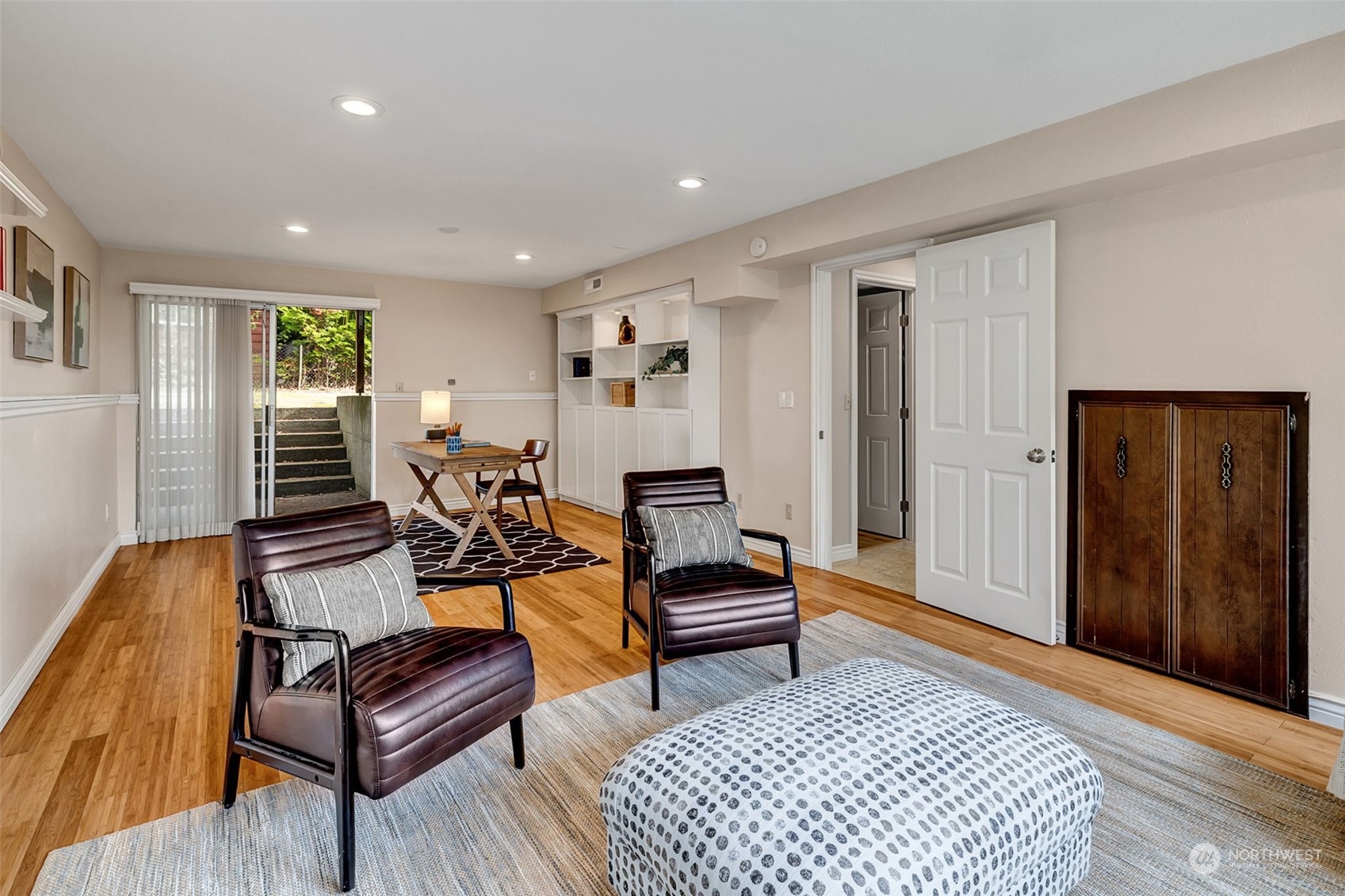 11304 19th Place Southwest Seattle, WA 98146 - Photo 18 of 33 Gallery Image 18