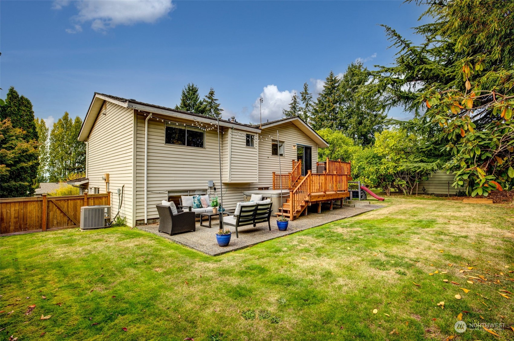 11304 19th Place Southwest Seattle, WA 98146 - Photo 25 of 33 Gallery Image 25