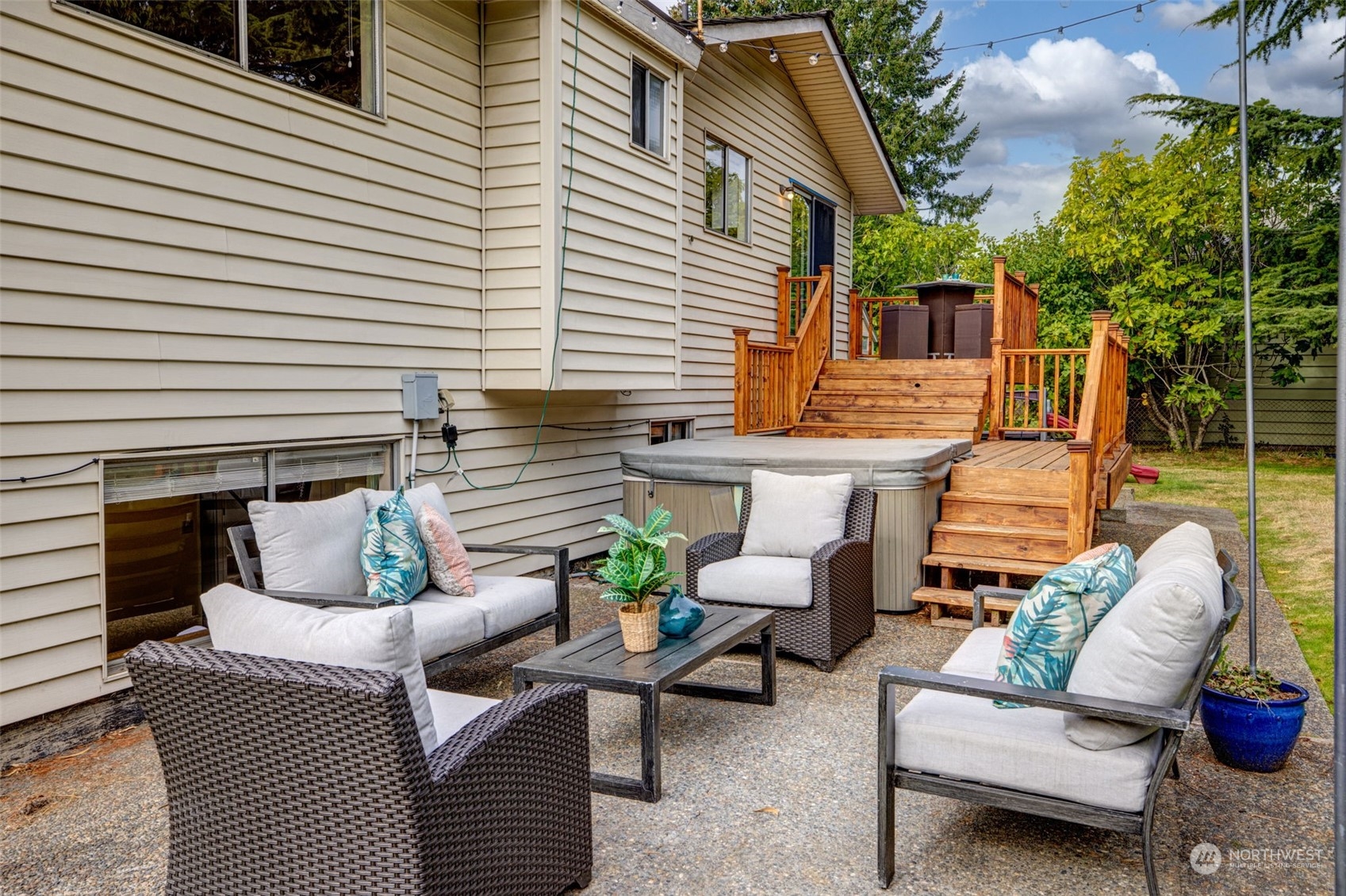 11304 19th Place Southwest Seattle, WA 98146 - Photo 27 of 33 Gallery Image 27