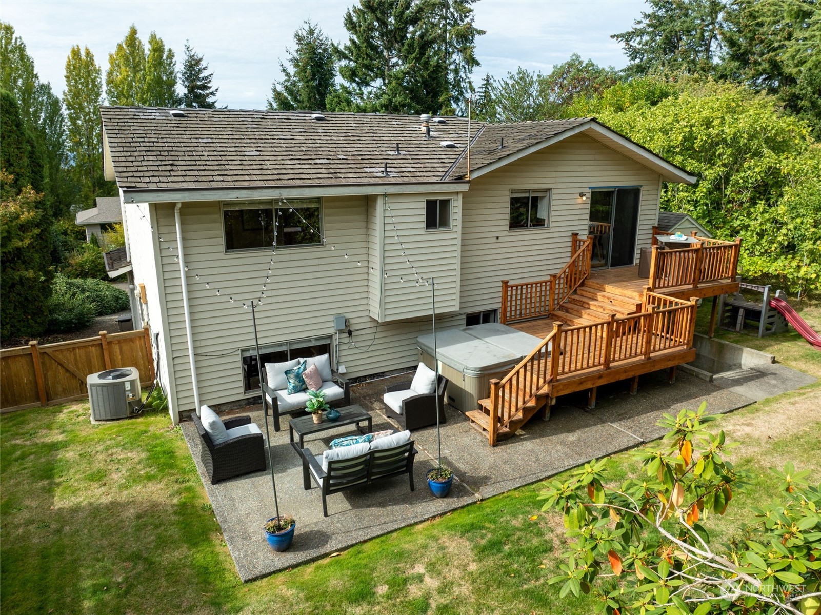 11304 19th Place Southwest Seattle, WA 98146 - Photo 30 of 33 Gallery Image 30