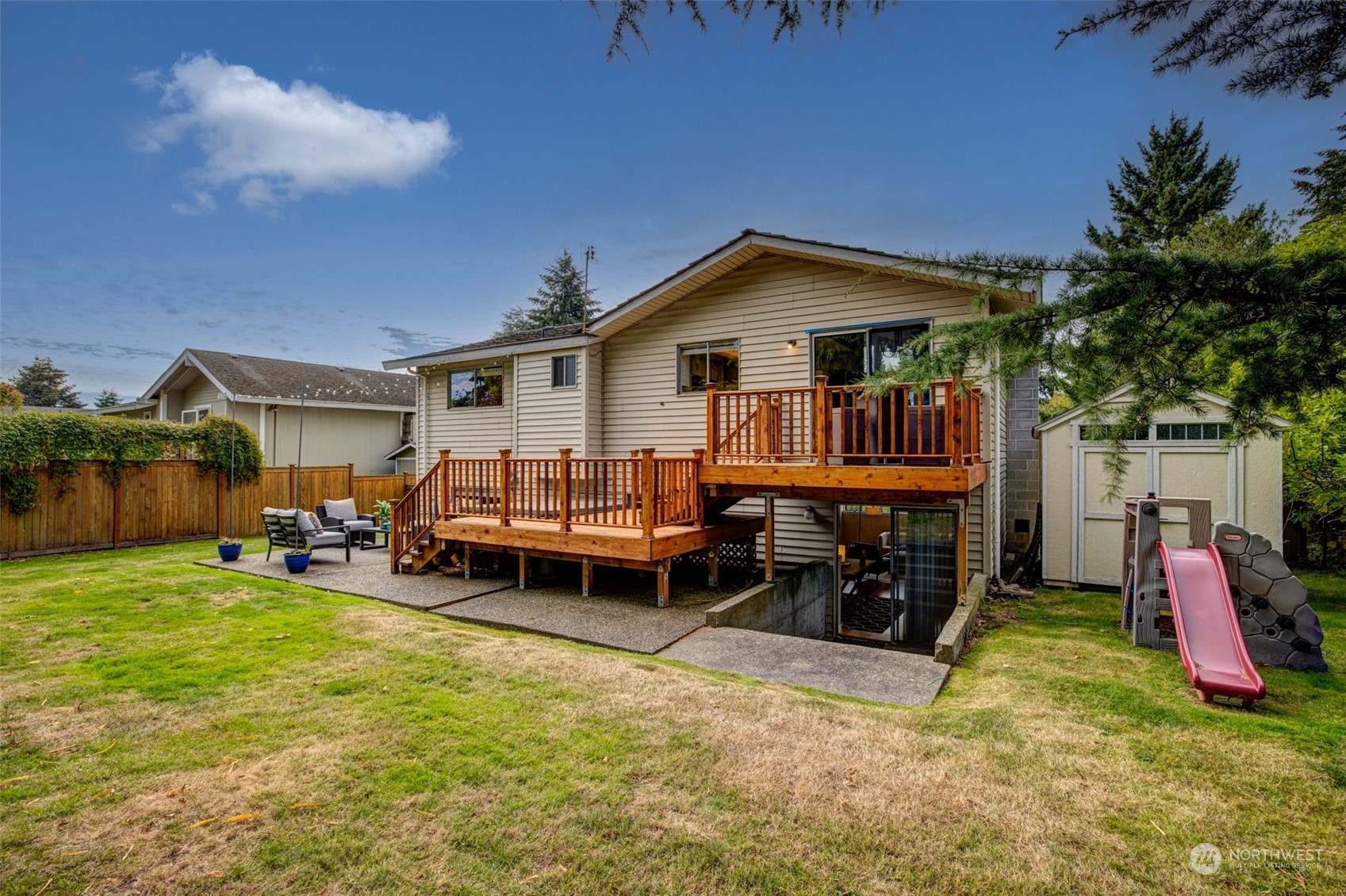 11304 19th Place Southwest Seattle, WA 98146 - Photo 31 of 33 Gallery Image 31