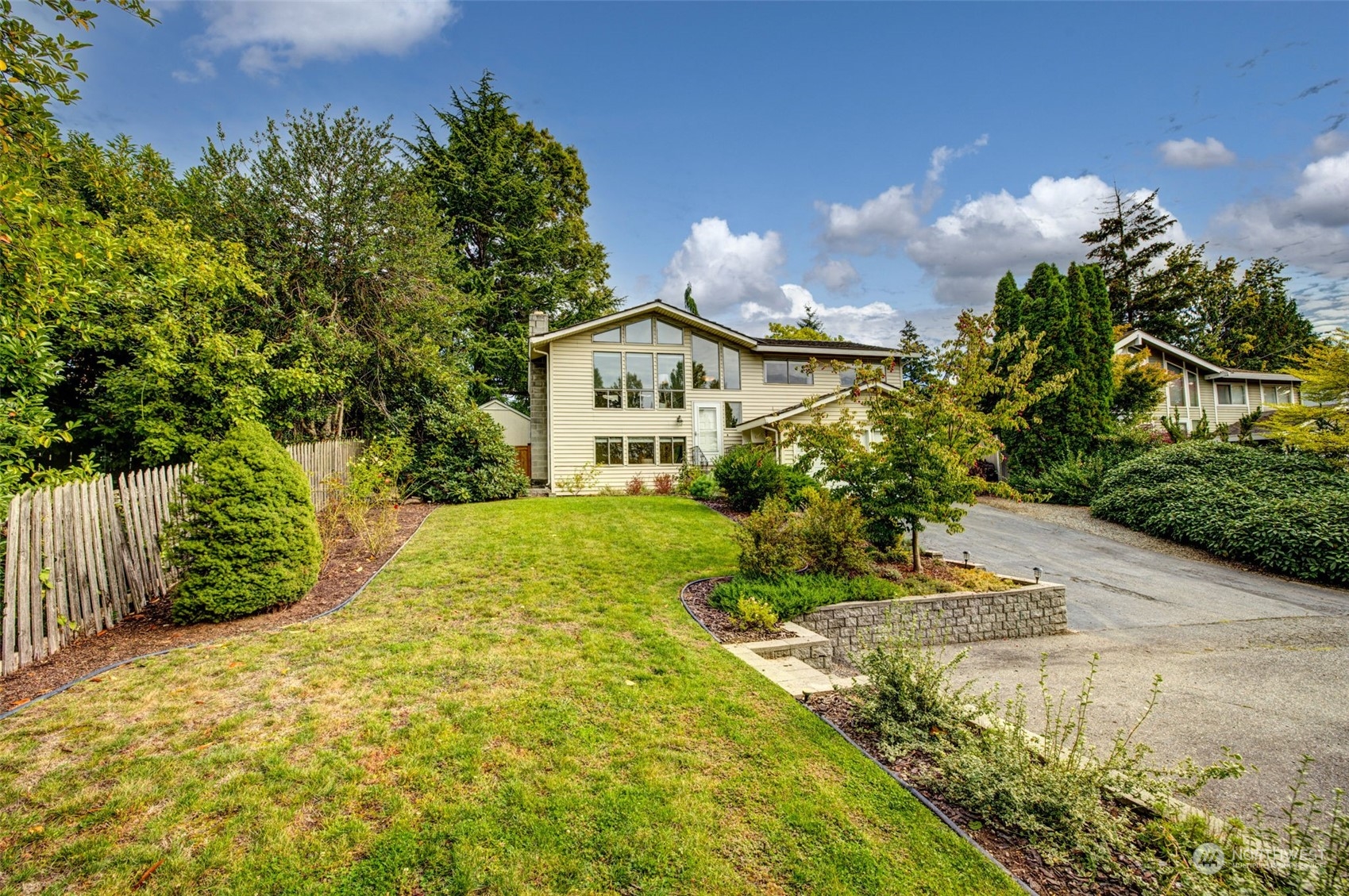 11304 19th Place Southwest Seattle, WA 98146 - Photo 32 of 33 Gallery Image 32
