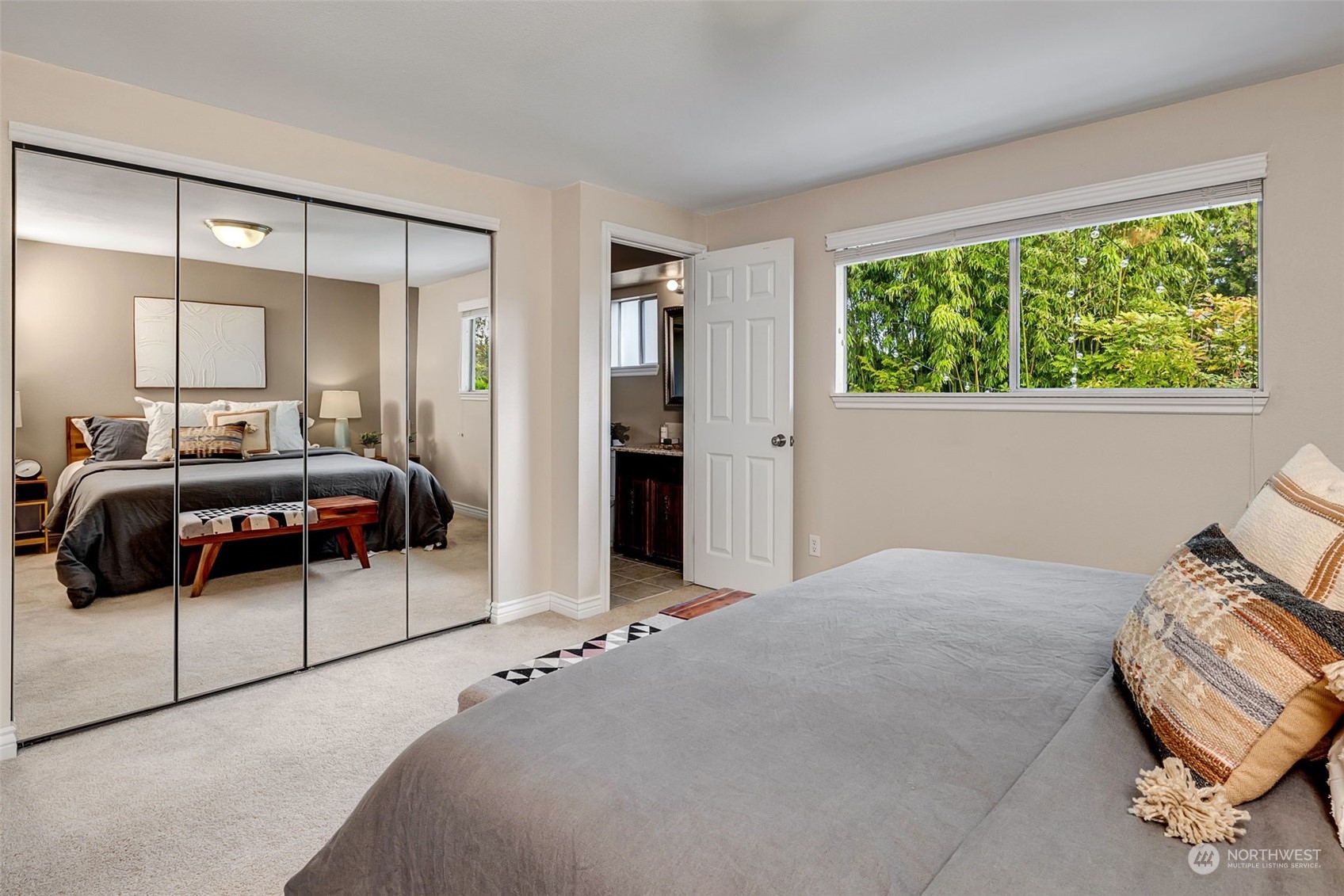 11304 19th Place Southwest Seattle, WA 98146 - Photo 10 of 33 Gallery Image 10