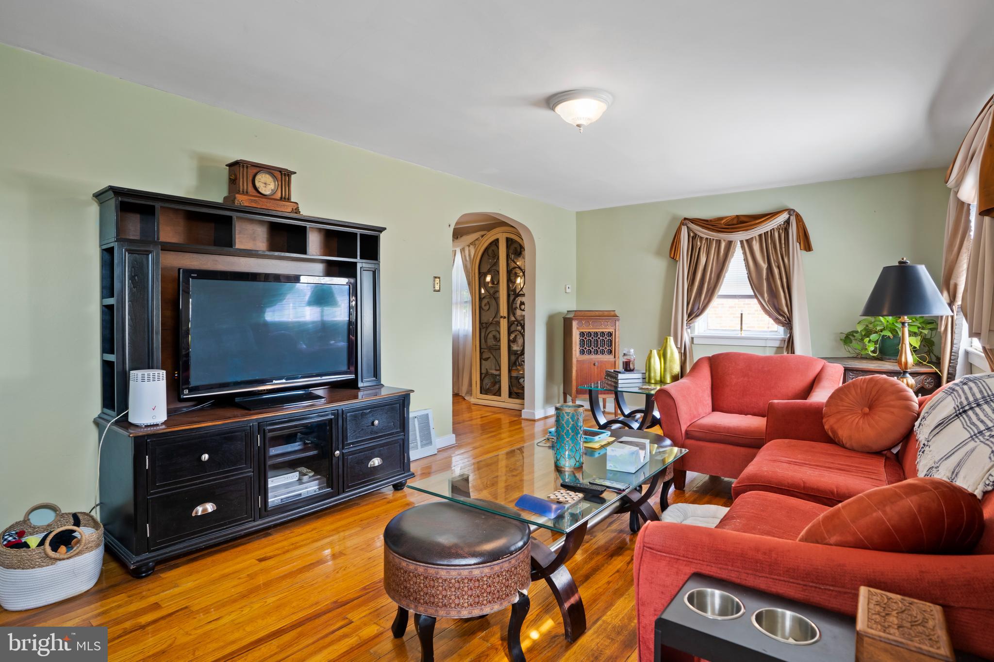 424 Hillside Road New Cumberland, PA 17070 - Photo 8 of 16 Living Room