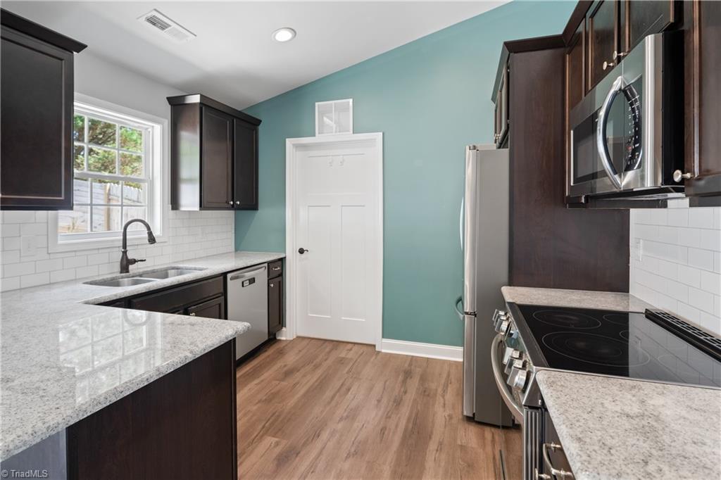 122 Fosstorall Road King, NC 27021 - Photo 11 of 32 Kitchen