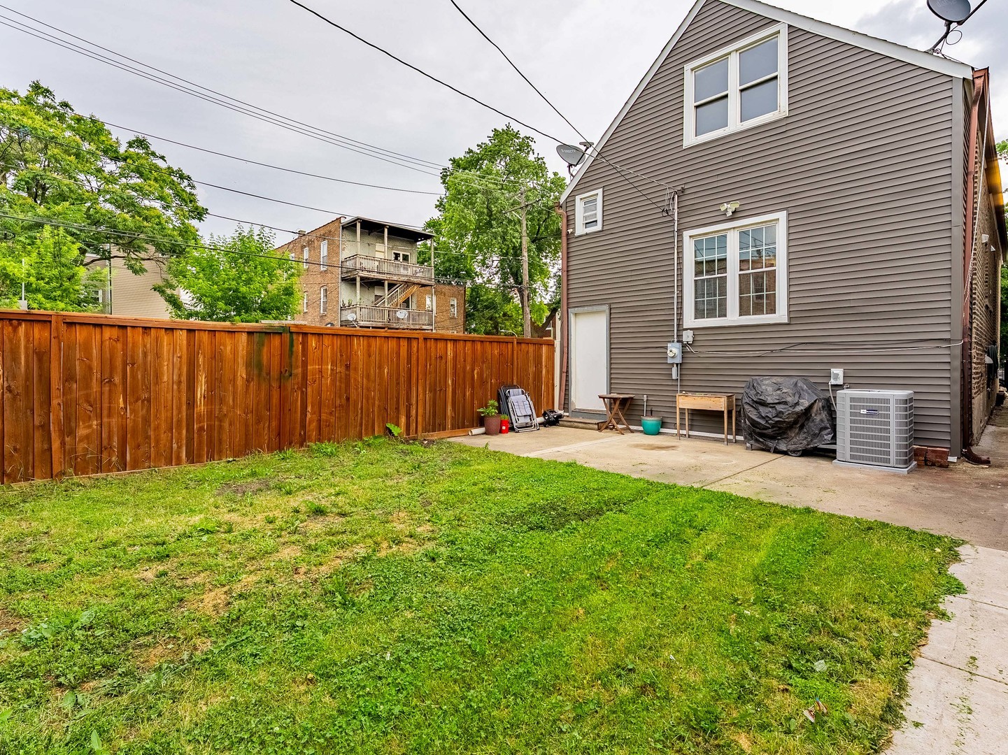 1140 North Ridgeway Avenue Chicago, IL 60651 - Photo 3 of 3