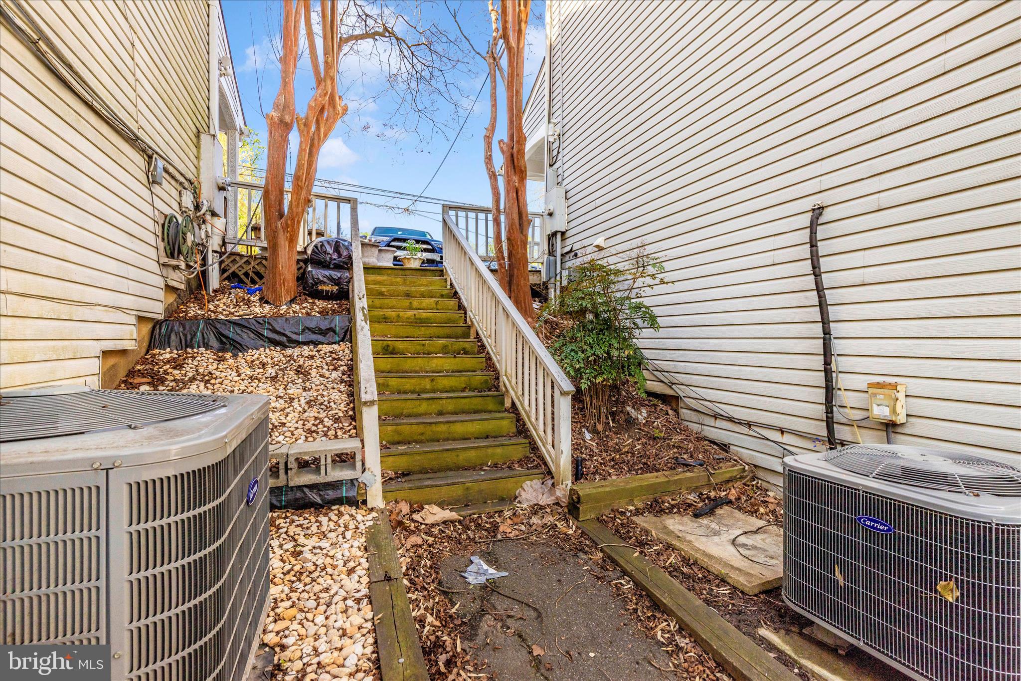 9309 Old Georgetown Road Bethesda, MD 20814 - Photo 40 of 50 a view of a balcony with chairs