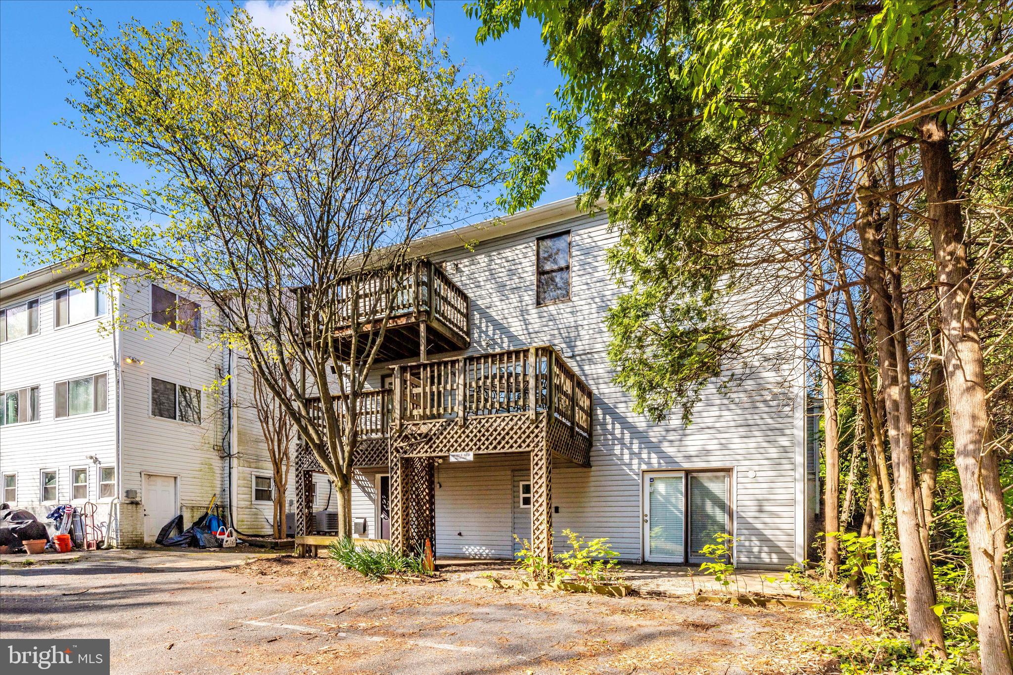 9309 Old Georgetown Road Bethesda, MD 20814 - Photo 43 of 50 a front view of a building