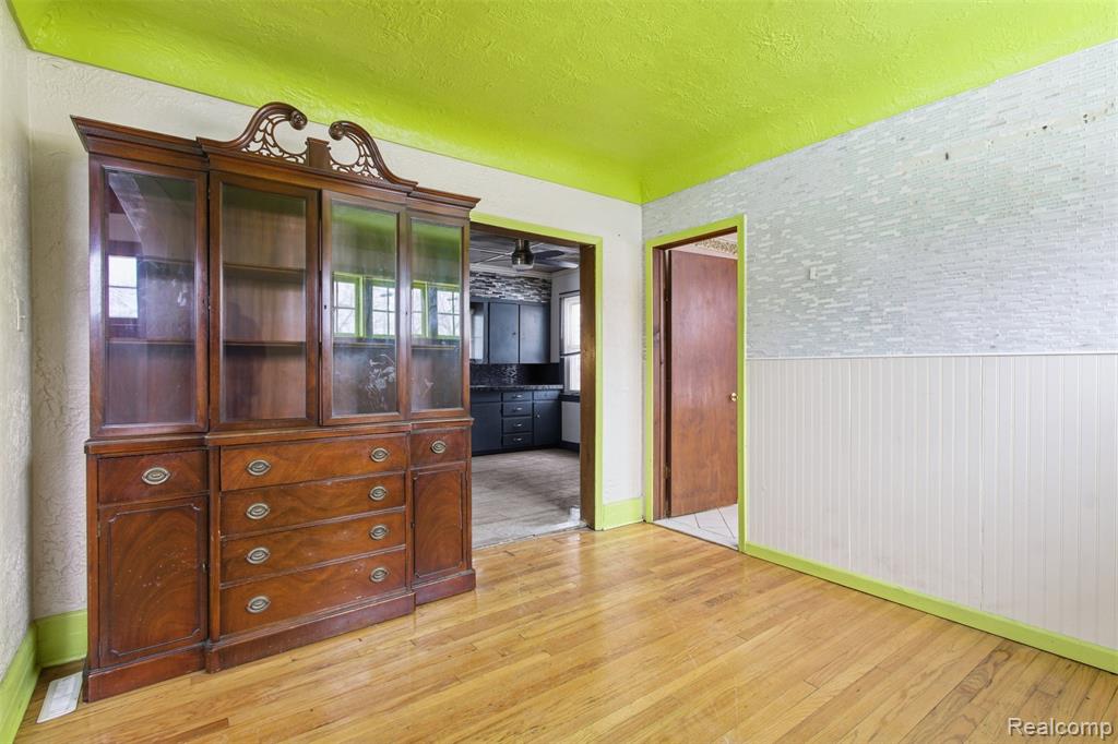 5885 Harrell Street Detroit, MI 48213 - Photo 5 of 21 Gallery Image 5