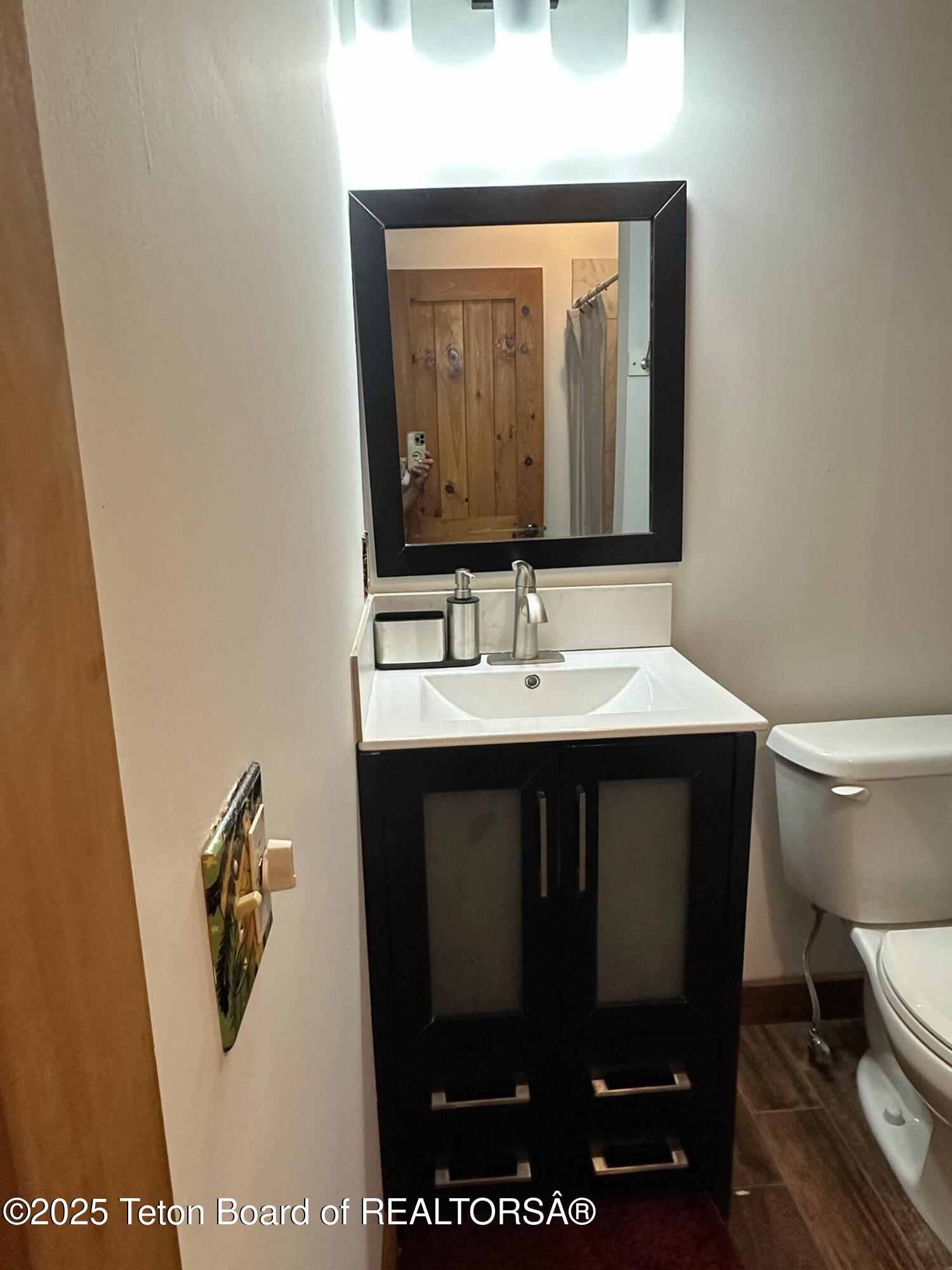3950 Redtop Lane Wilson, WY 83014 - Photo 18 of 25 3/4 bath