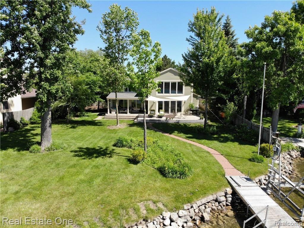 10424 Spring Street Fenton, MI 48430 - Photo 17 of 29 DJI_0040.JPG