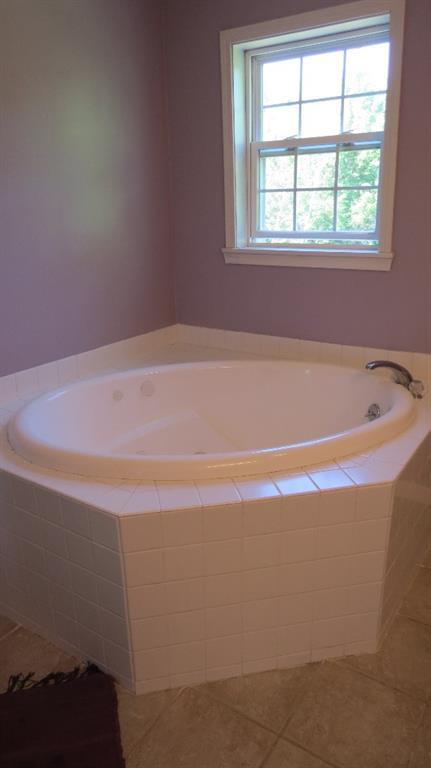 47 Crockett Road Naples, ME 04055 - Photo 30 of 33 Soaking tub with jets!
