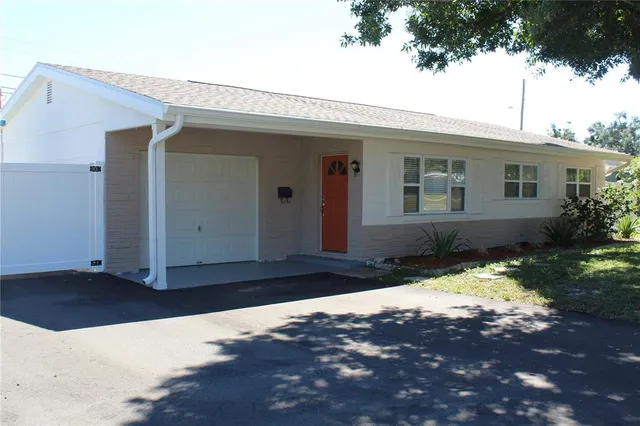 a front view of house with yard