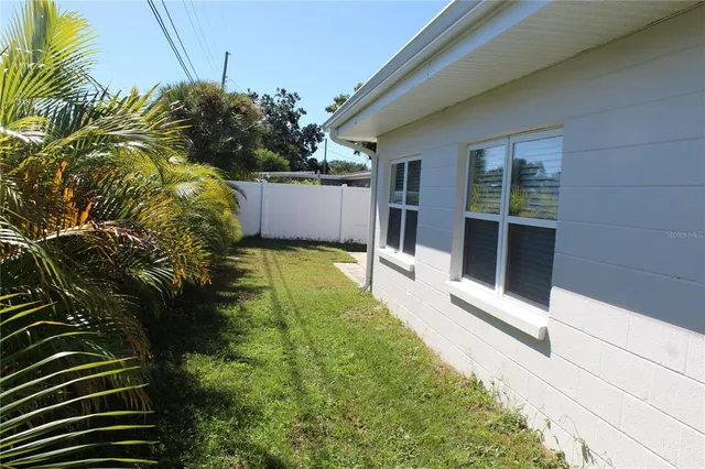 $389,500 | 3649 60th Street North, St. Petersburg, FL 33710