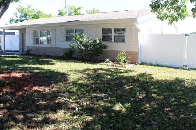 $389,500 | 3649 60th Street North, St. Petersburg, FL 33710