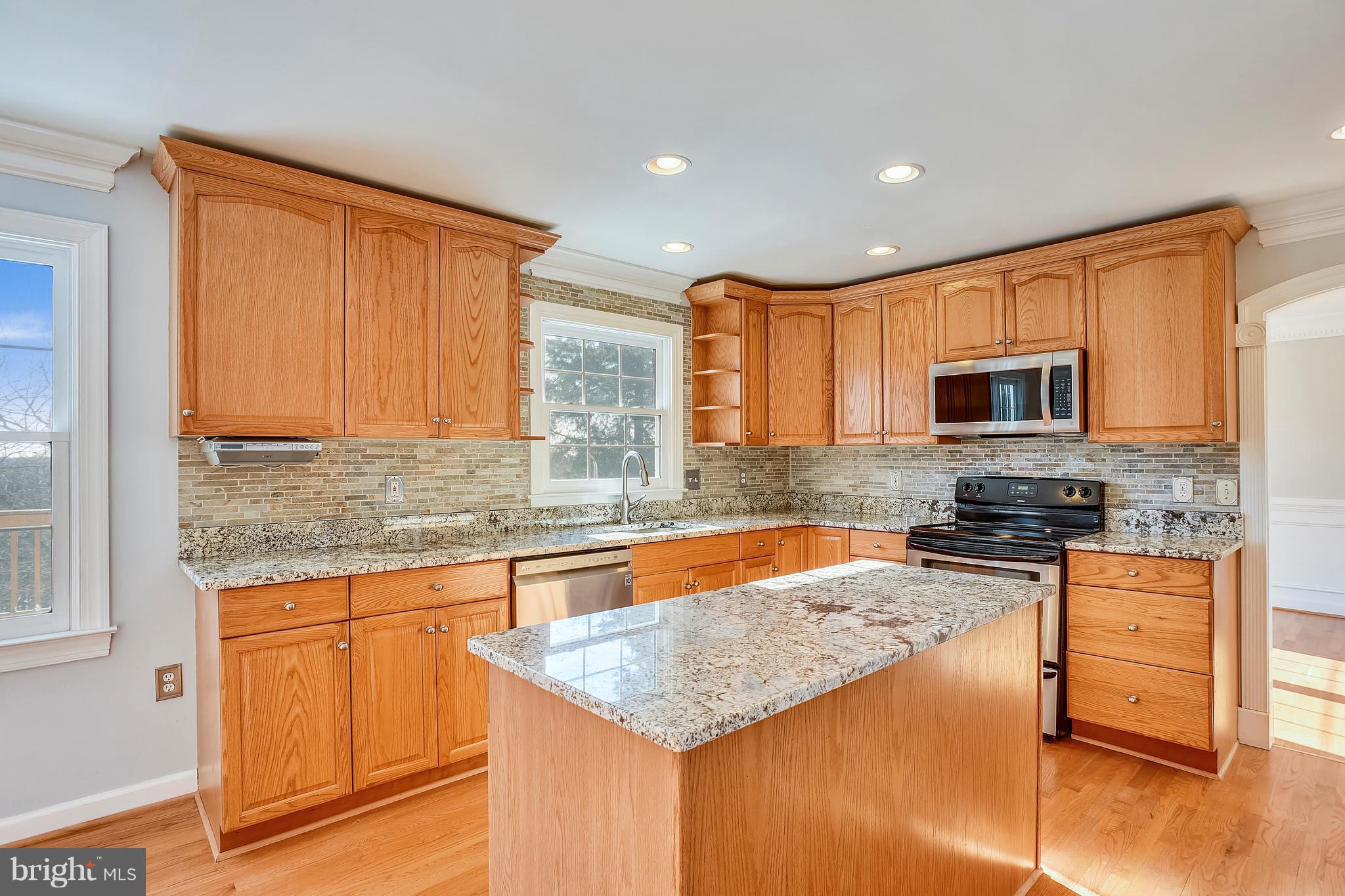 39877 Thomas Mill Road Leesburg, VA 20175 - Photo 8 of 36 Beautiful Kitchen with Recessed Lighting