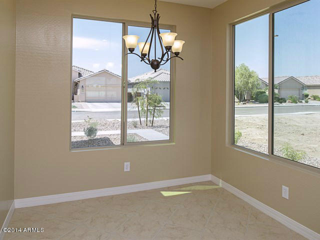 22526 West Moonlight Path Buckeye, AZ 85326 - Photo 8 of 18 009_Dining Area