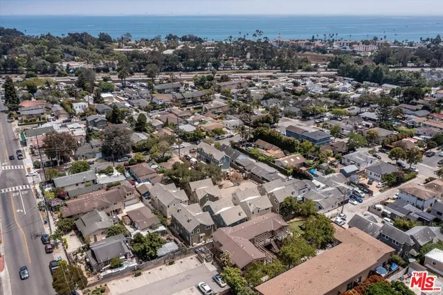 a view of house and yard