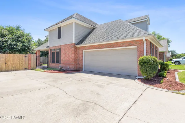 $290,000 | 202 Kincaid Court, Lafayette, LA 70508