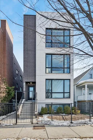 $2,500 | 4321 North Cicero Avenue, Unit G, Chicago, IL 60641