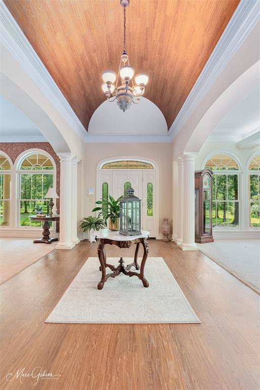 3669 Fountainbleau Road Keithville, LA 71047 - Photo 14 of 40 a view of a livingroom with furniture window and wooden floor