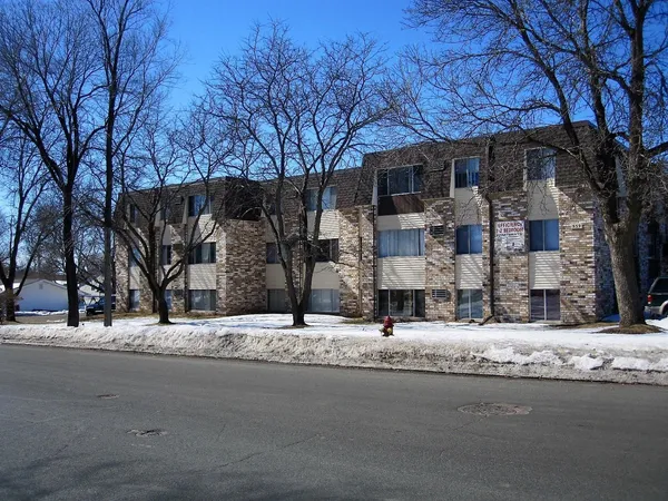 $925 | 539 South Wasson Lane, Unit 305, River Falls, WI 54022