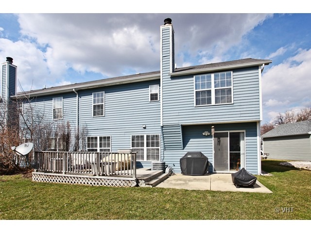 1844 Shetland Road Naperville, IL 60565 - Photo 10 of 10 a house view with a backyard space