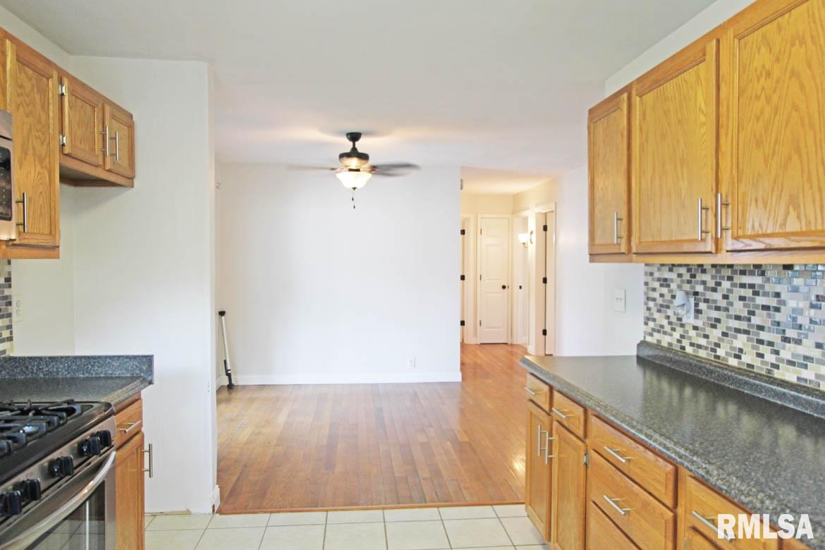 2021 North 23rd Street Springfield, IL 62702 - Photo 7 of 29