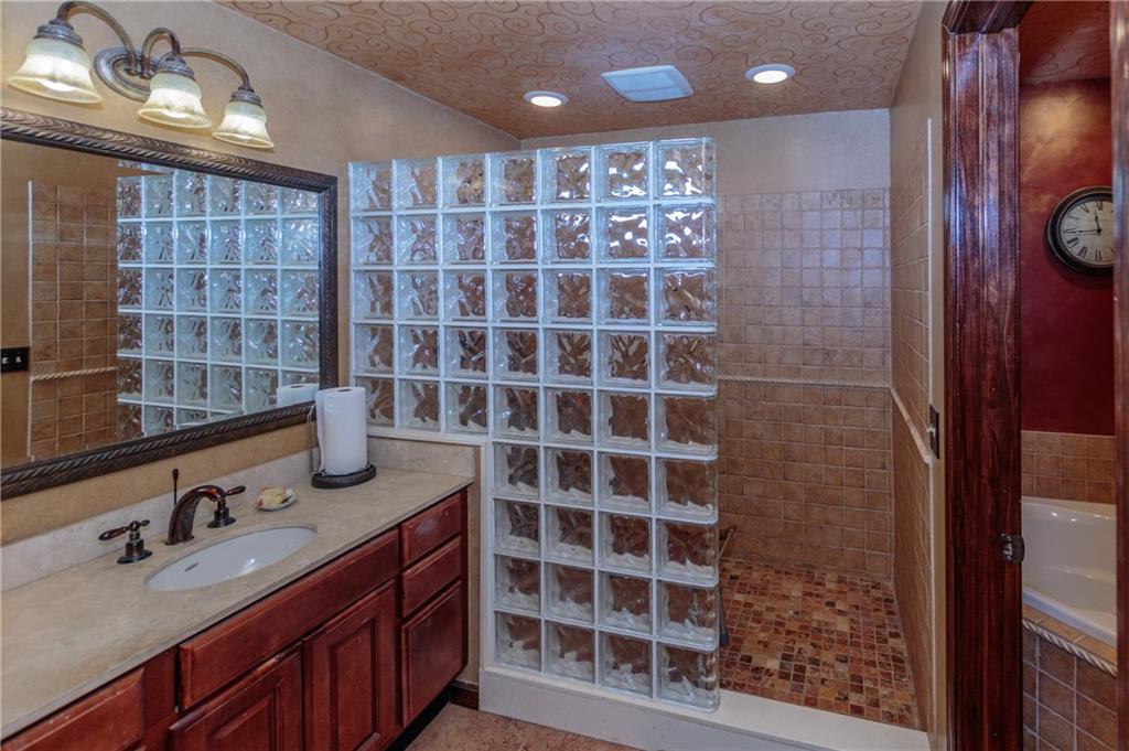 707 North Spring Street Greenfield, IN 46140 - Photo 11 of 24 Gallery Image 11