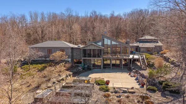 $1,699,000 | N6241 County Road West, Portage, WI 53901