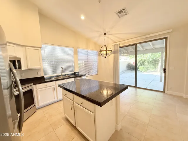 $2,995 | 14452 North 98th Place, Scottsdale, AZ 85260