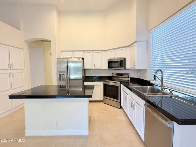 $2,995 | 14452 North 98th Place, Scottsdale, AZ 85260