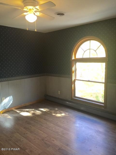 643 Whipporwill Drive Bushkill, PA 18324 - Photo 8 of 13