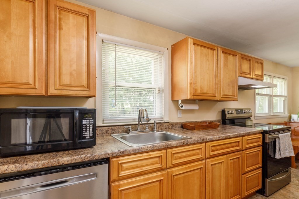 57 5th Street Gardner, MA 01440 - Photo 2 of 18