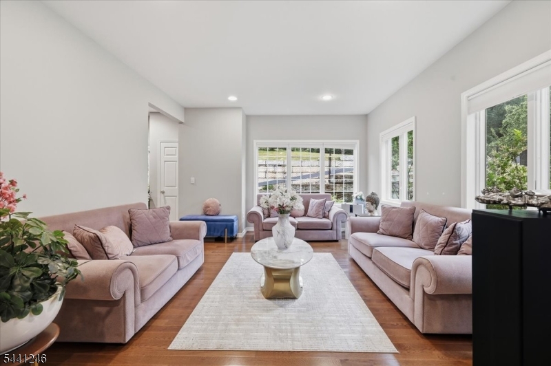 18 Puddingstone Road Morris Plains, NJ 07950 - Photo 4 of 39