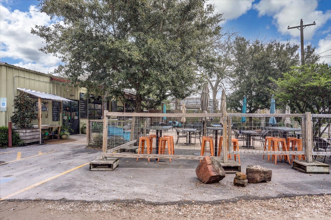 5938 Kansas Street Houston, TX 77007 - Photo 23 of 30 a view of a park with slide
