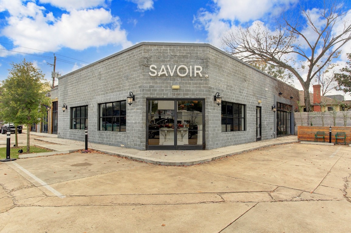 5938 Kansas Street Houston, TX 77007 - Photo 25 of 30 a view of building exterior