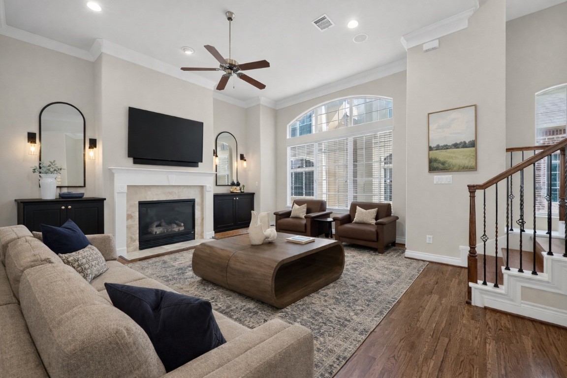 5938 Kansas Street Houston, TX 77007 - Photo 4 of 30 a living room with furniture fireplace and a flat screen tv