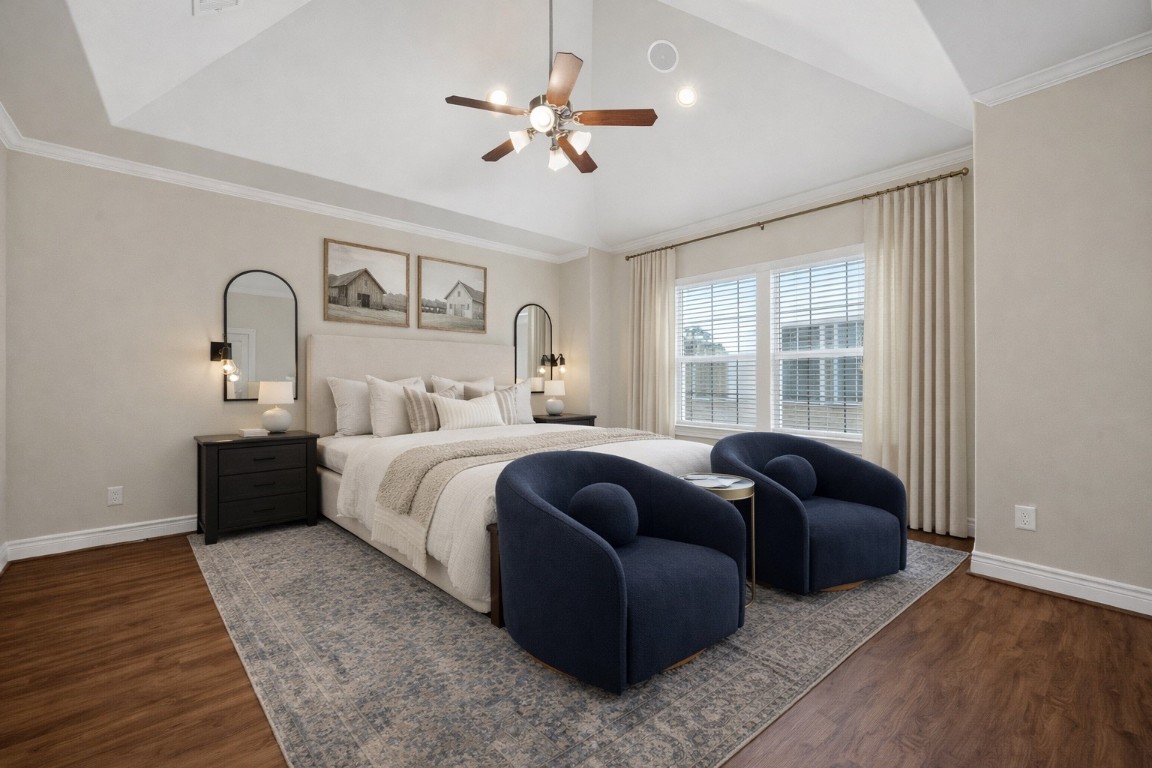 5938 Kansas Street Houston, TX 77007 - Photo 7 of 30 a bedroom with furniture and wooden floor