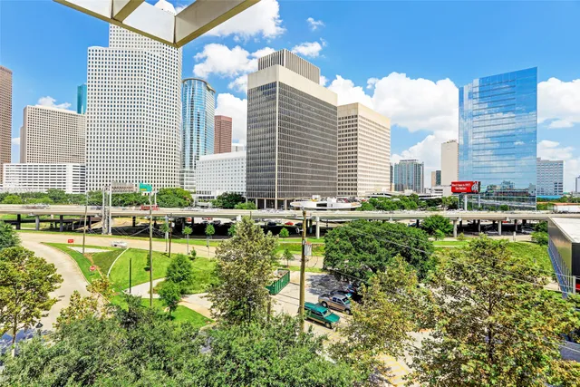 $355,000 | 300 St Joseph Parkway, Unit 412, Houston, TX 77002