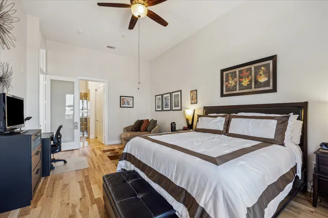 $355,000 | 300 St Joseph Parkway, Unit 412, Houston, TX 77002